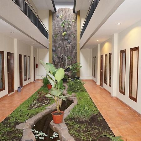 Aloha Hotel Yogyakarta Extérieur photo