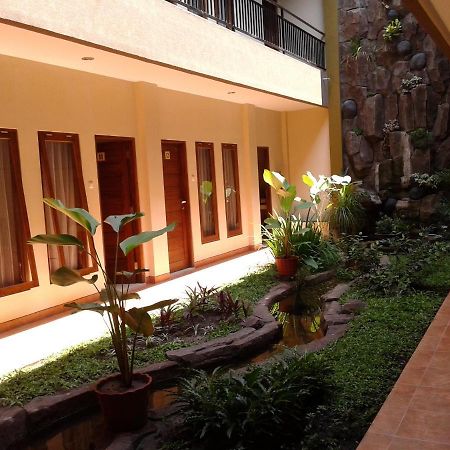 Aloha Hotel Yogyakarta Extérieur photo