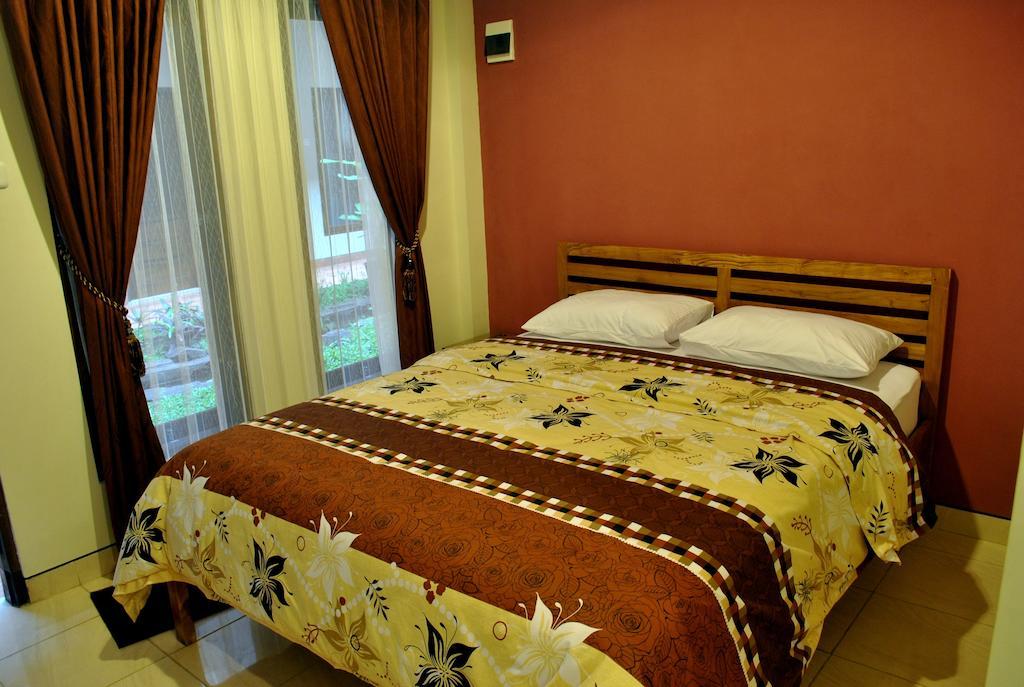 Aloha Hotel Yogyakarta Chambre photo