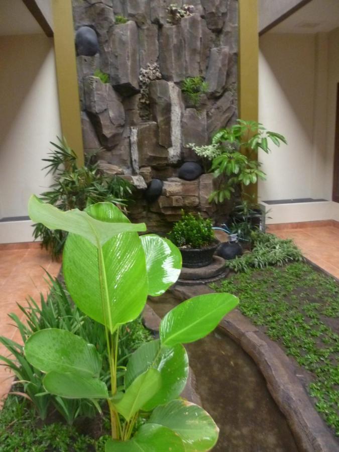 Aloha Hotel Yogyakarta Extérieur photo